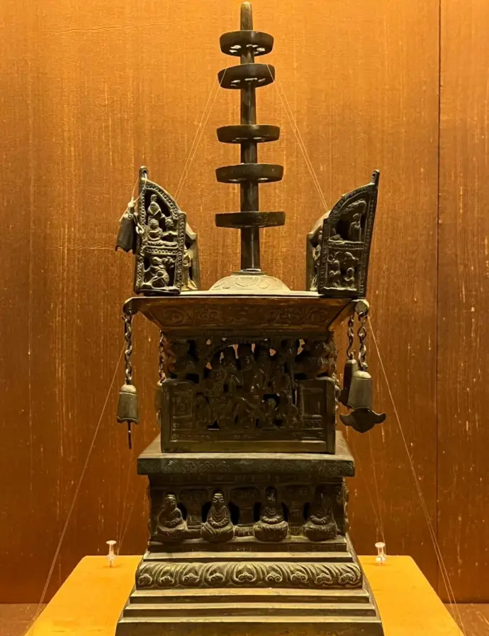 瑞光塔涂金铜塔