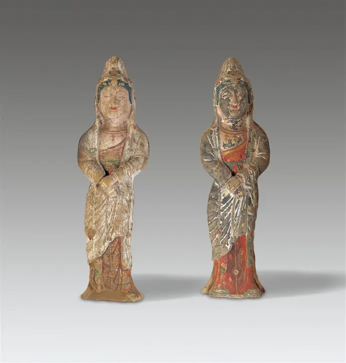 彩绘描金泥质观音立像