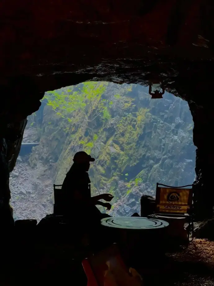 遇见地心洞穴咖啡