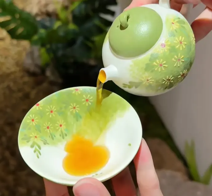 仿南宋官窑茶壶