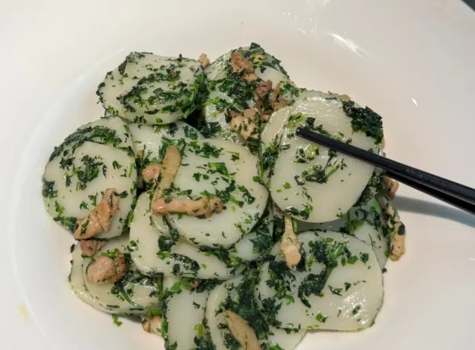 荠菜炒年糕