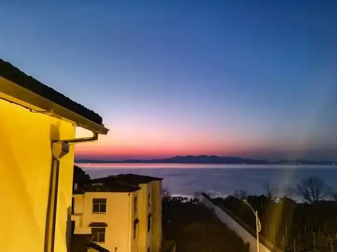 观湖州日落夜景酒店