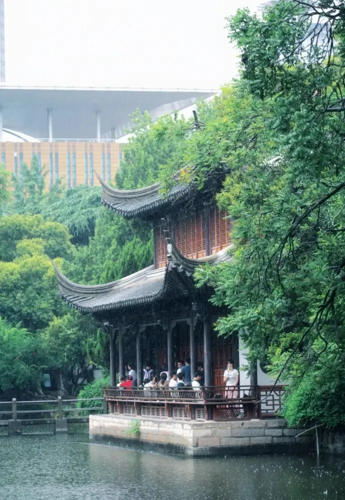 南京总统府下雨